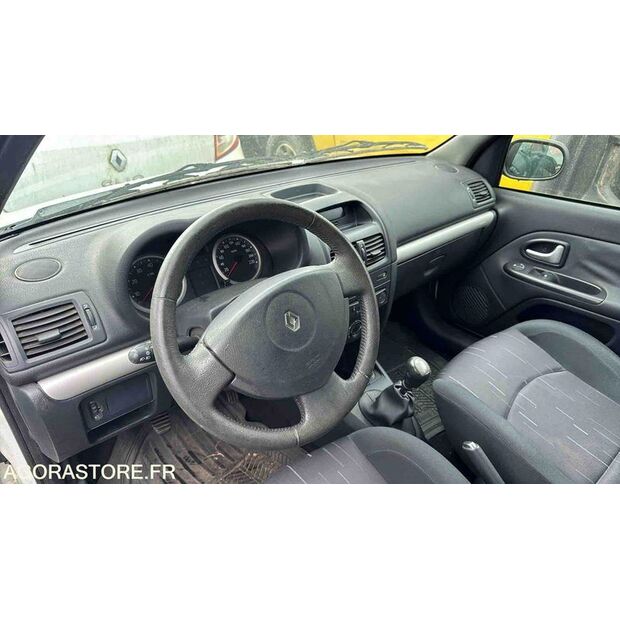 2005 Renault Clio-46357972