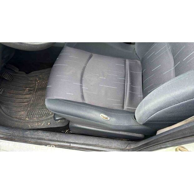 2005 Renault Clio-46357976