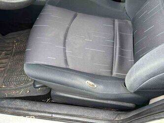 2005-renault-clio-1438620-46357976