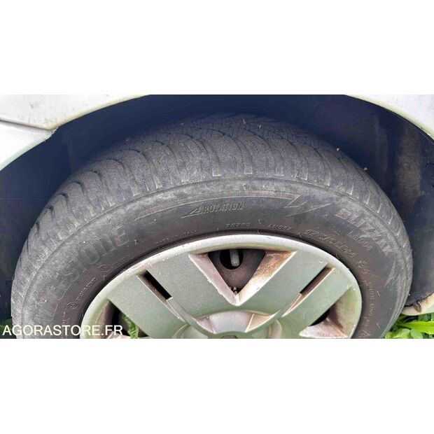 2005 Renault Clio-46357977