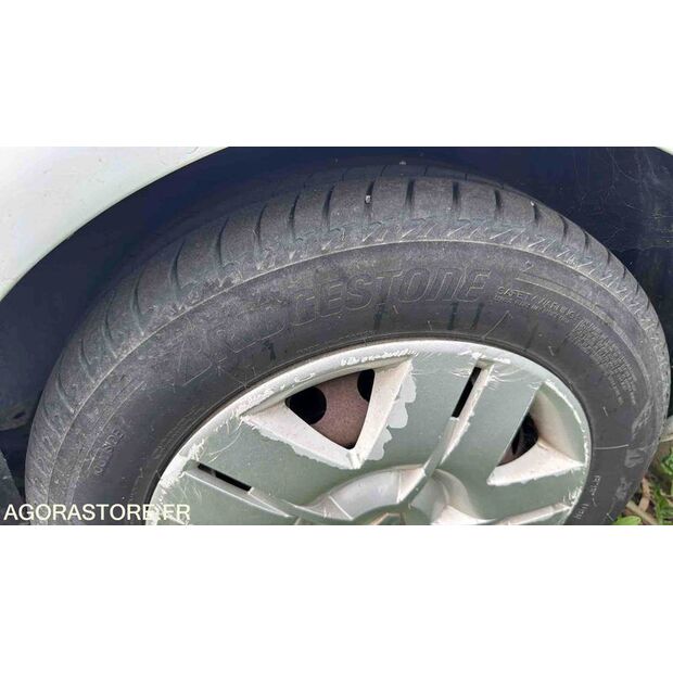 2005 Renault Clio-46357978