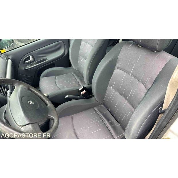 2005 Renault Clio-46357980