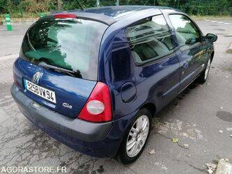 2002-renault-clio-1438621-46357987