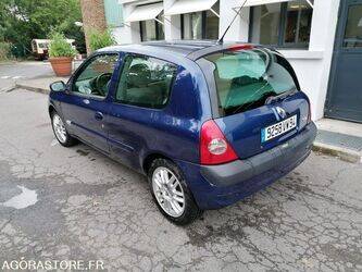 2002-renault-clio-1438621-46357988