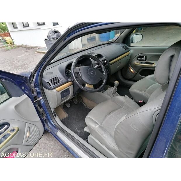 2002 Renault Clio-46357993