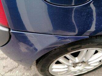 2002-renault-clio-1438621-46357995