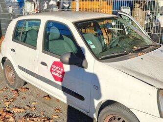 2009-renault-clio-1438626-46358037