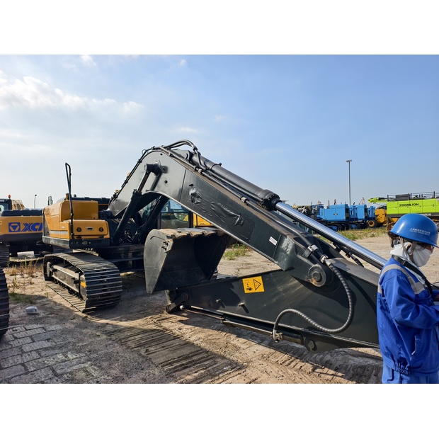 2023 Hyundai R220LC-9S-46358693