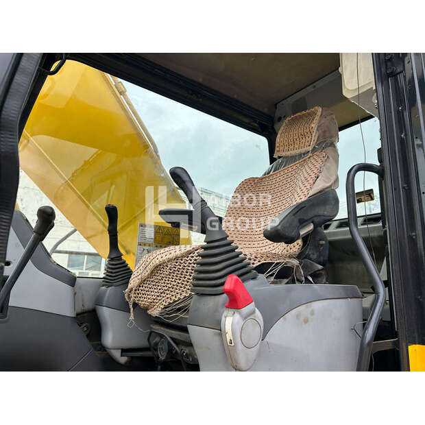 2022 Komatsu PC220-7-46358729