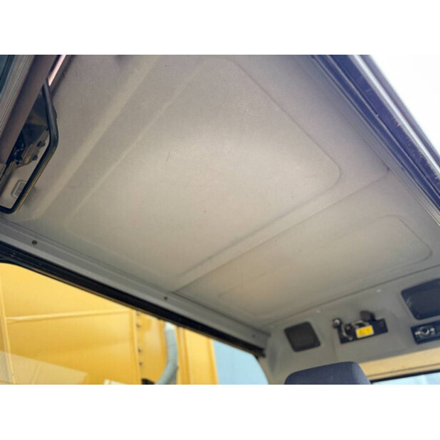 2016 Caterpillar 320FL-46360172