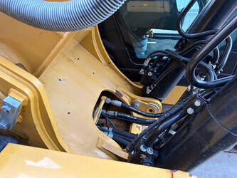 2019-caterpillar-323-07b-70-good-u-c-46360205