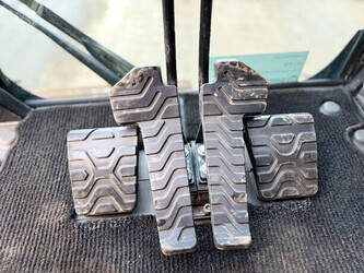 2019-caterpillar-323-07b-70-good-u-c-46360233