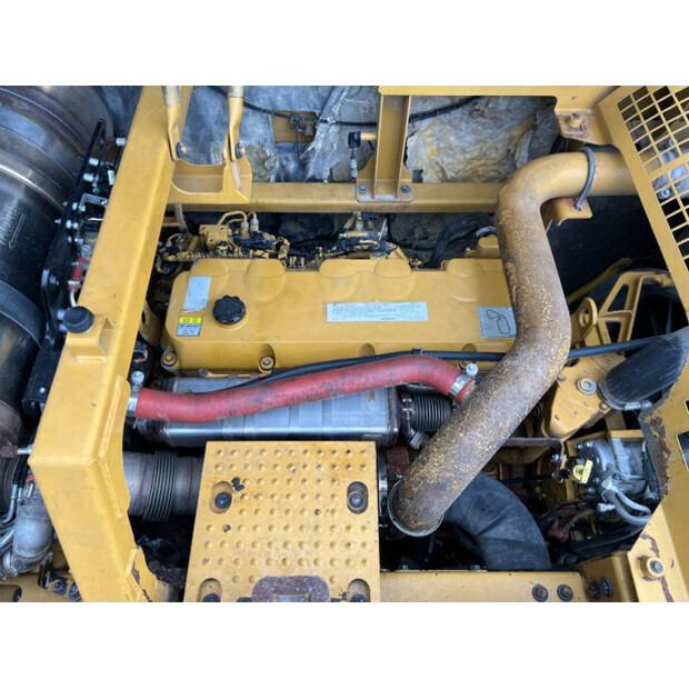 2015 Caterpillar 352FL ME-46360495