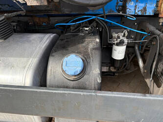 2011-volvo-fe-1438820-46360979