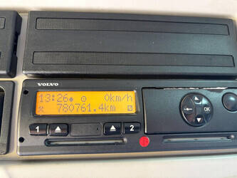 2011-volvo-others-46361032