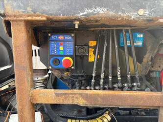 2011-volvo-others-46361043