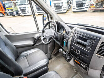 2015-mercedes-benz-sprinter-516-cdi-1438831-46361312