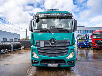 2016-mercedes-benz-actros-2545-1438833-46361335