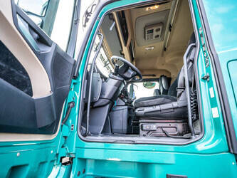 2016-mercedes-benz-actros-2545-1438833-46361360