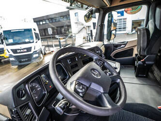 2016-mercedes-benz-actros-2545-1438833-46361364