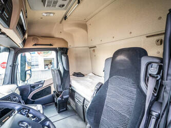 2016-mercedes-benz-actros-2545-1438833-46361366