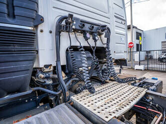 2010-volvo-fmx-420-1438836-46361443