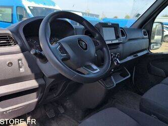 2020-renault-master-1438925-46377136