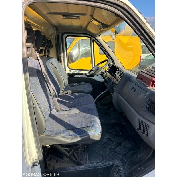 2002 بيجو BOXER-46377178