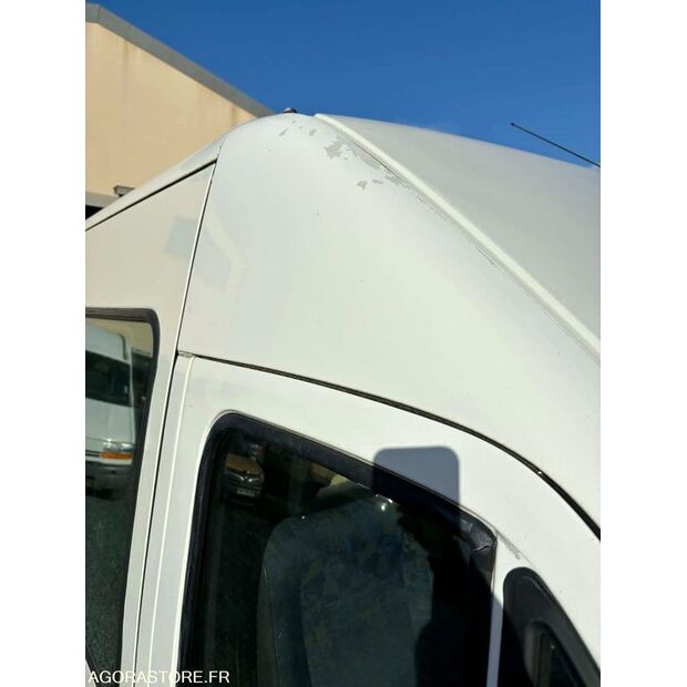 2002 بيجو BOXER-46377183