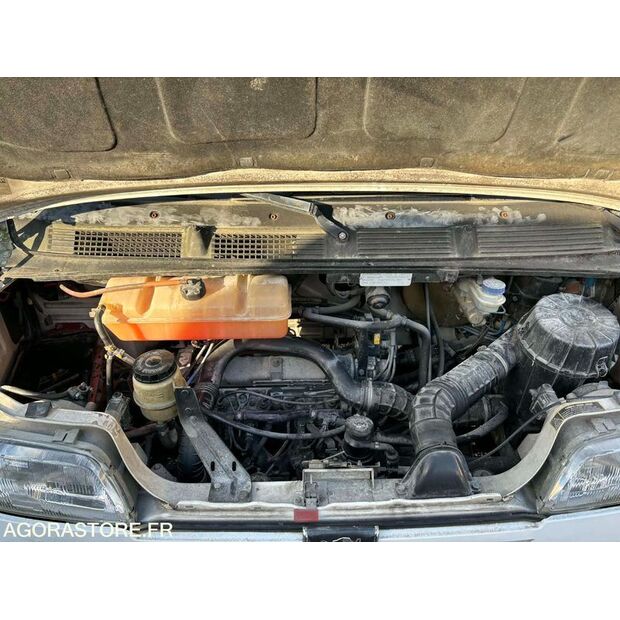 2002 بيجو BOXER-46377186