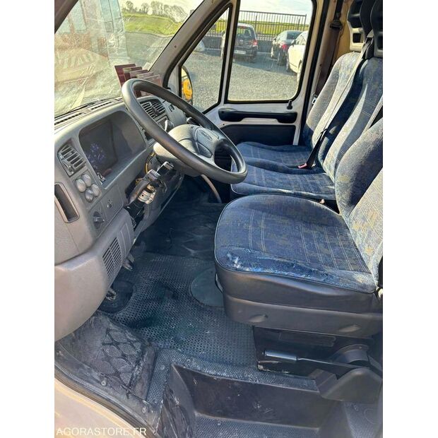 2002 بيجو BOXER-46377188