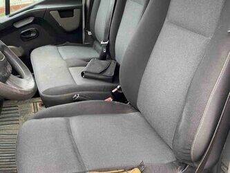 2012-renault-master-1438927-46377204