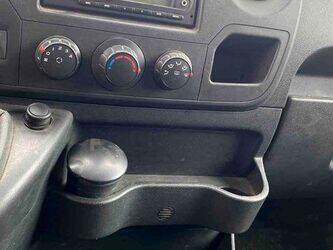 2012-renault-master-1438927-46377206