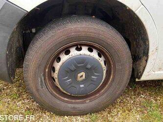 2012-renault-master-1438927-46377213