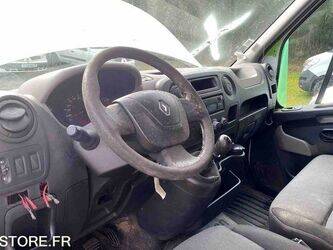 2013-renault-master-1438935-46377325