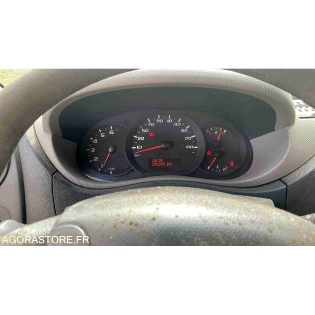 2013 رينو Master-46377326