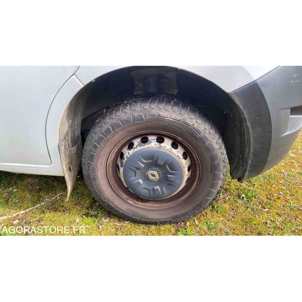 2013 رينو Master-46377328