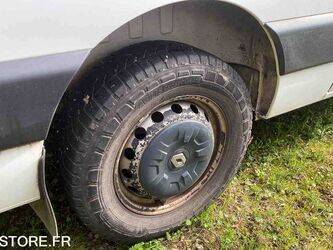 2013-renault-master-1438935-46377329