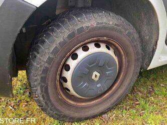 2013-renault-master-1438935-46377331