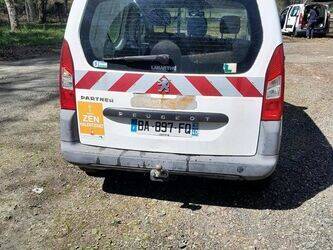 2010-peugeot-partner-1438940-46377414