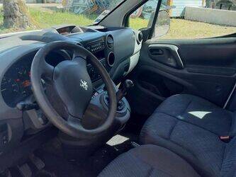 2010-peugeot-partner-1438940-46377415