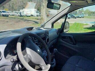 2010-peugeot-partner-1438940-46377416