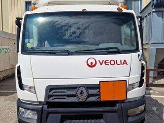 صورة ل شاحنات صندوقية 2015 رينو D