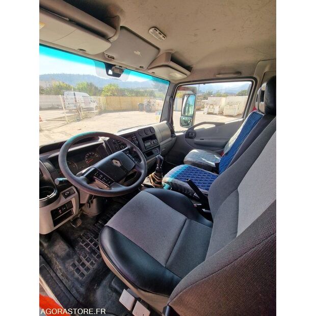 2015 رينو D-46377463