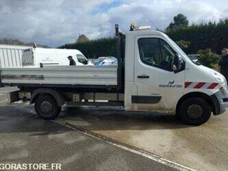 2012-renault-master-1438947-46377477
