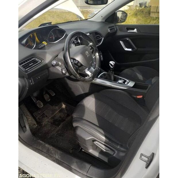 2017 بيجو 308-46377486