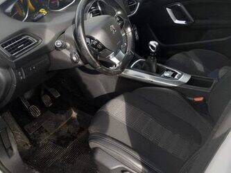 2017-peugeot-308-1438948-46377486