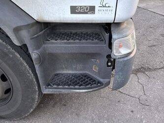 2002-renault-premium-1438959-46377611