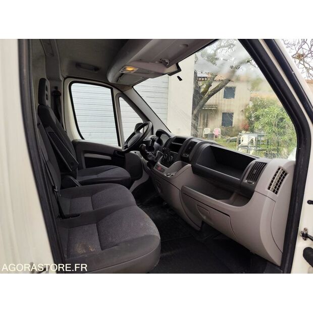 2009 Peugeot-46377691