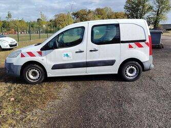 2010-peugeot-partner-1438963-46377695